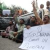 Arkivfoto: Kristne demonstrerer i Peshawar i Pakistan den 17. august 2023 mod angrebene på kirker i Jaranwala. Billedet viser ikke den aktuelle hændelse i Gharial Kalan. Foto: Asianet-Pakistan / Shutterstock.com.